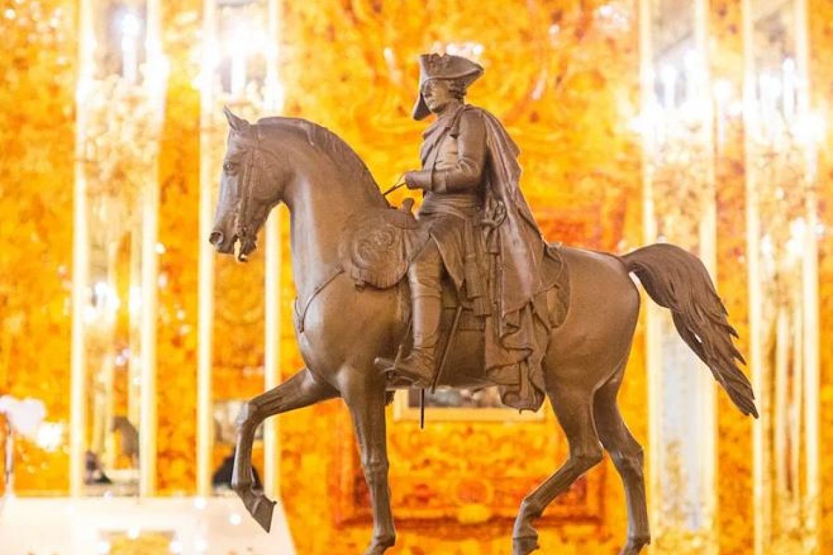 "Новогодний Тур в Петербурге 4 дня"